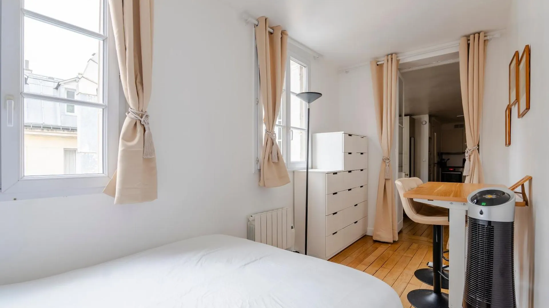 Veeve - Earthy Serenity Paris Apartment